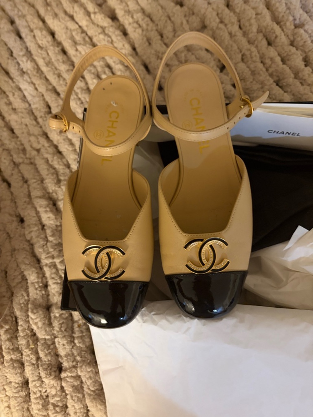 CHANEL Beige and Black Cap-Toe Slingback Sandals with CC Logo - Picture 4 of 6